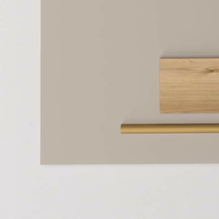 Hand-patinated bronze hardware